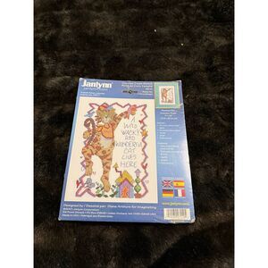 NEW JANLYNN CROSS STITCH KIT #27-110, WACKY CAT